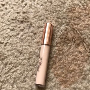 Selling My Pretty Vulgar concealer 305h